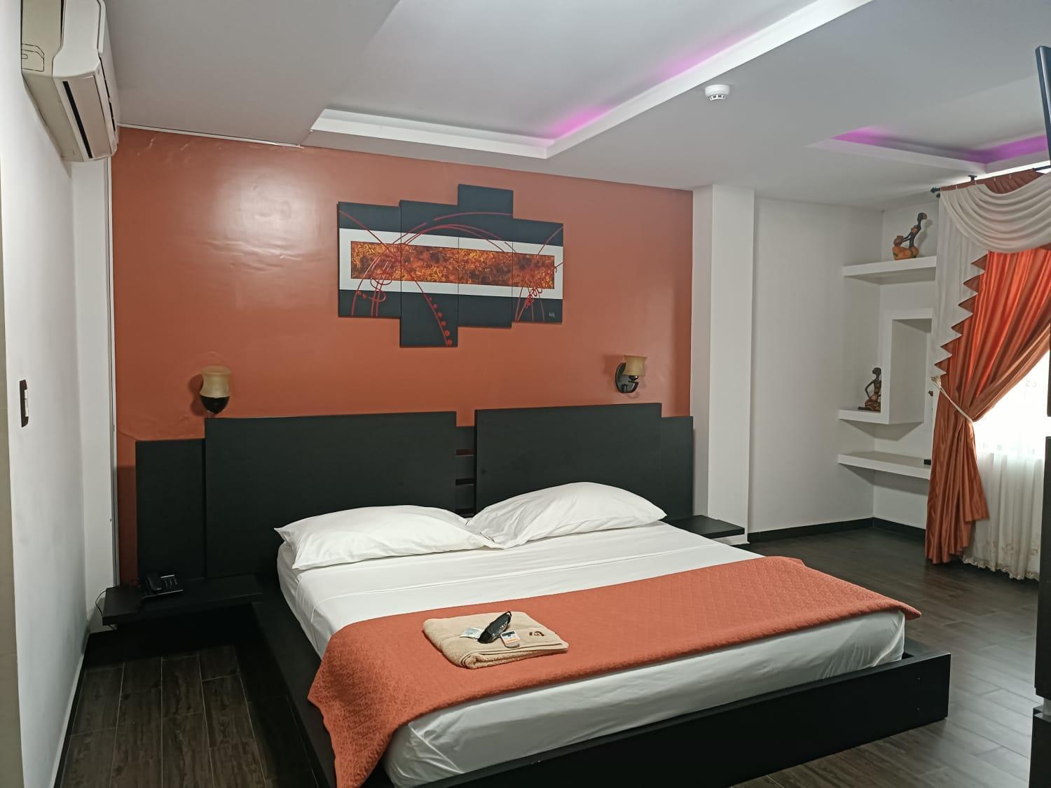 Hotel Quezada Hermanos Santo Domingo de los Colorados Buitenkant foto